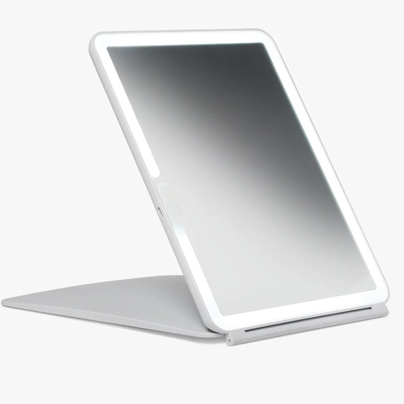 VANITY PLANET Pose LED Travel Mirror - Picture 3 of 6